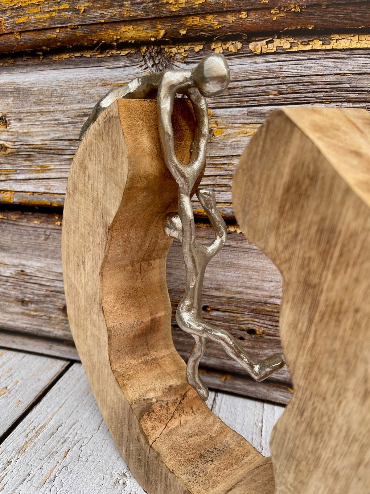 Alu Holz Skulptur Teamwork starke Freunde silberfabend H.30cm Handgefertigt