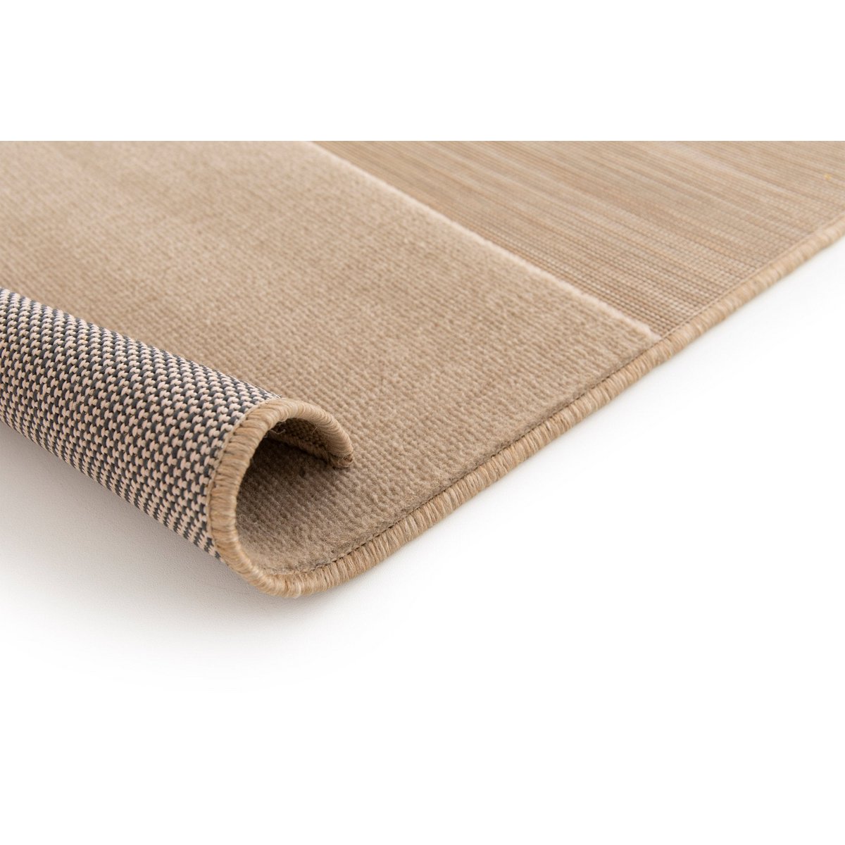 Innenarchitektur im Freien mit Flussentlastungseffekt