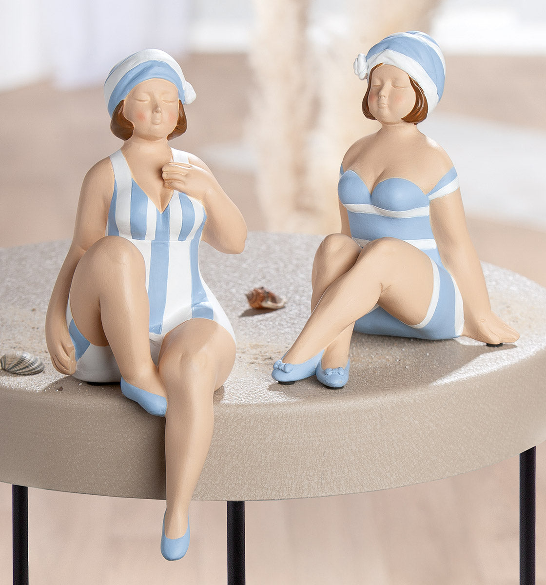 Dekofigur Badedame Livia Retro Strandfigur blau weiß