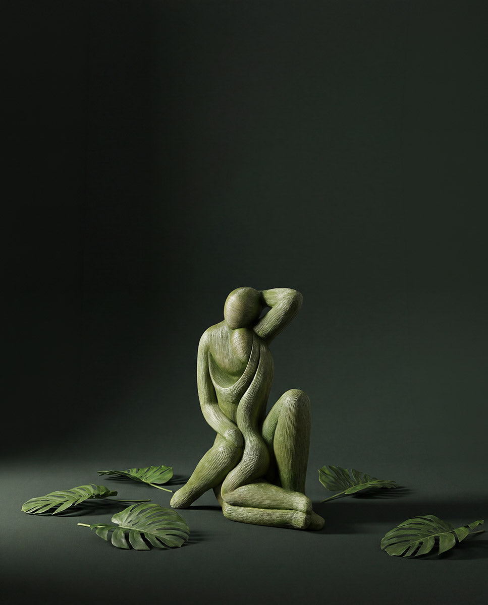 Figur Silent Movement Frauenskulptur modern grün