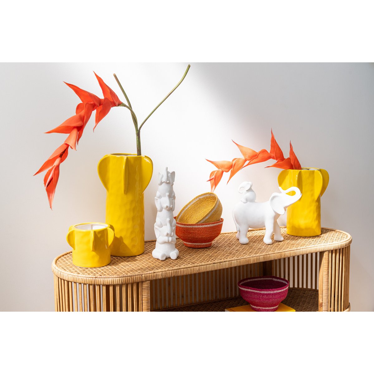 J-Line Olifant Pyramide Polyresin Weiß