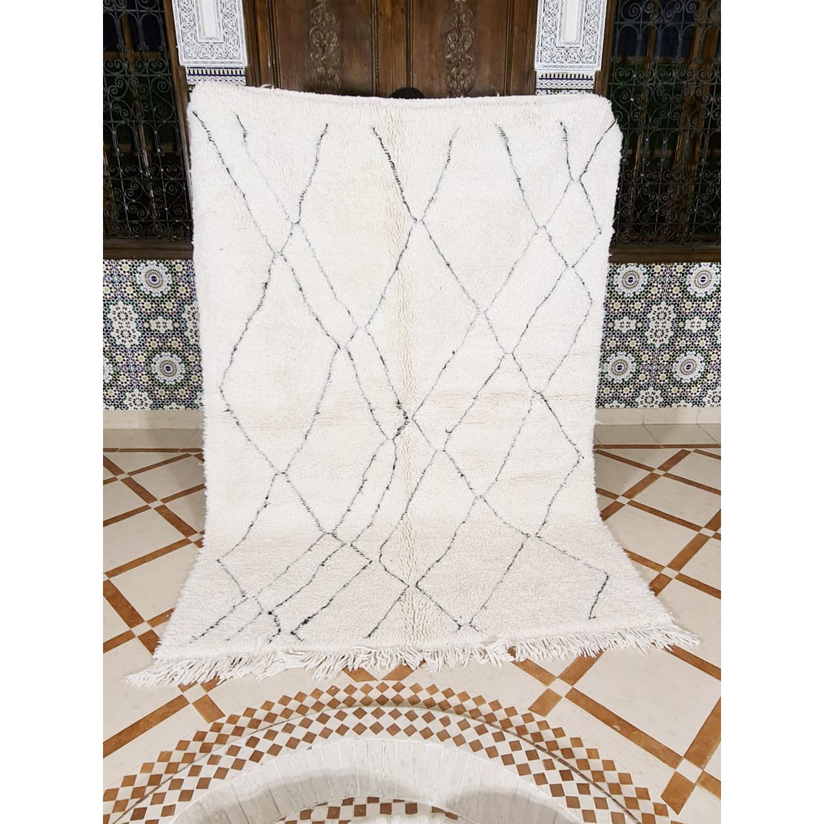 Authentischer Berberteppich 163 x 244