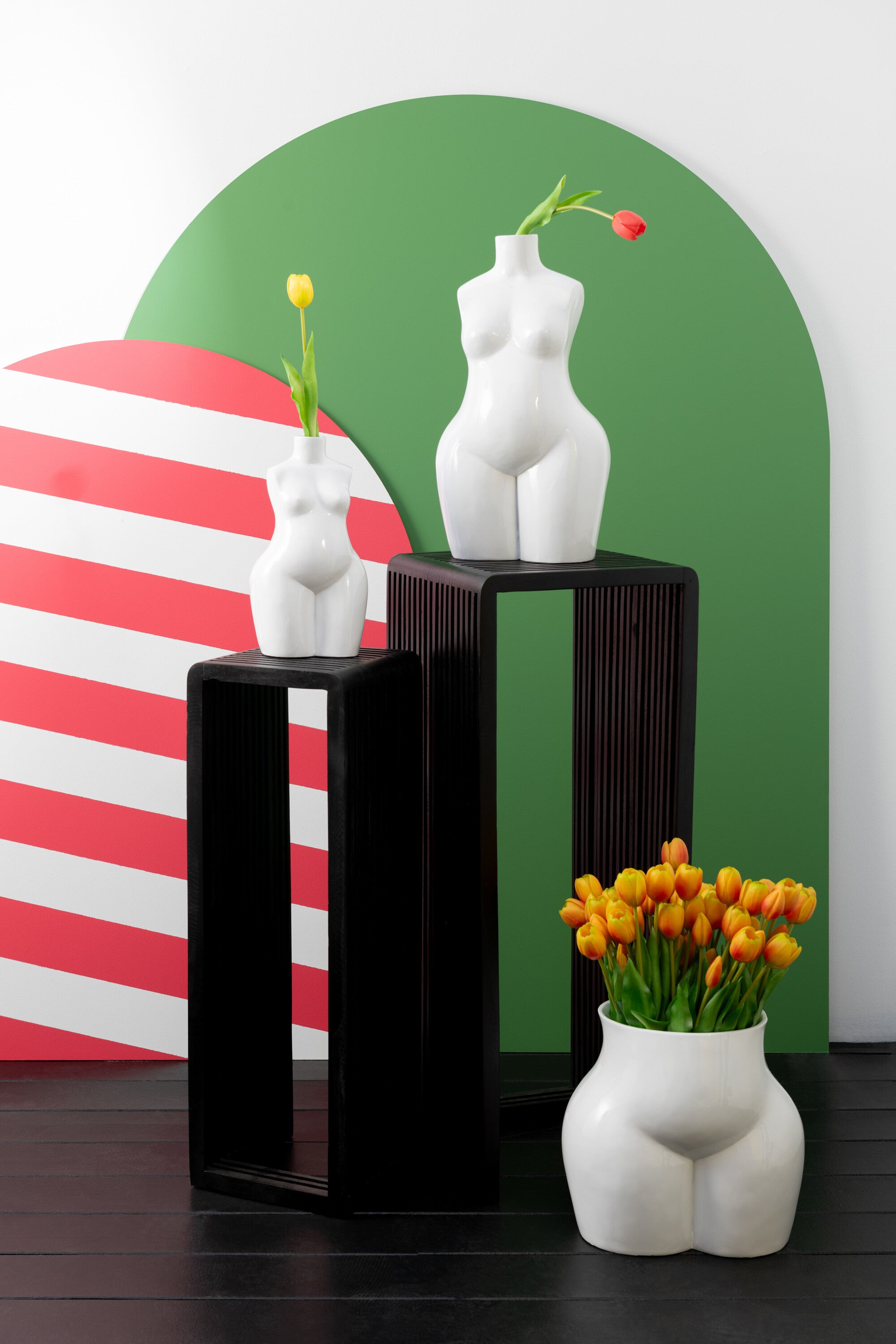 Vase "Woman Body" aus Polyresin in Hochglanz-Weiß – Groß