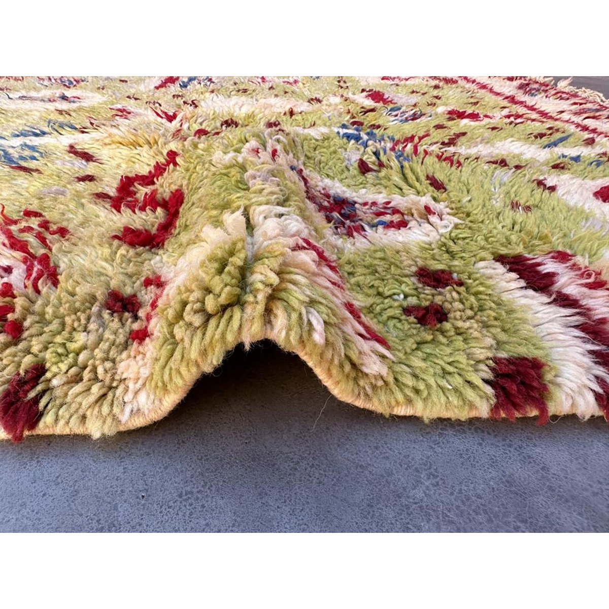 Kleurrijk wollen Berberkleed 109 x 147 cm
