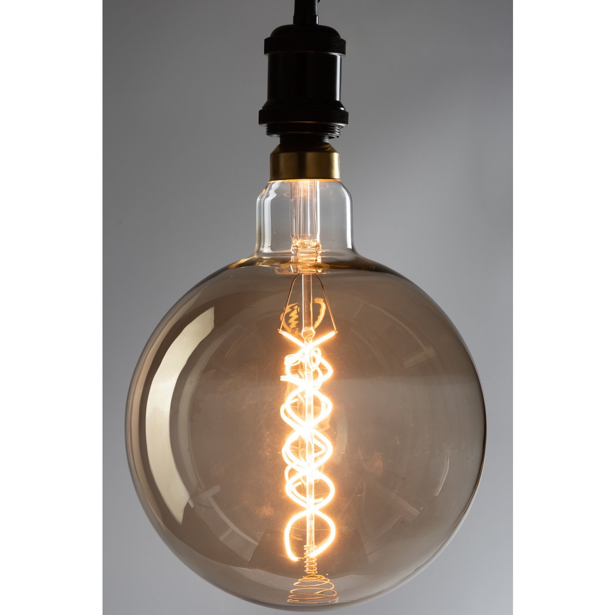 LED Glühbirne Smokey G200 Doppelspiral E27 – Elegante Lichtakzente