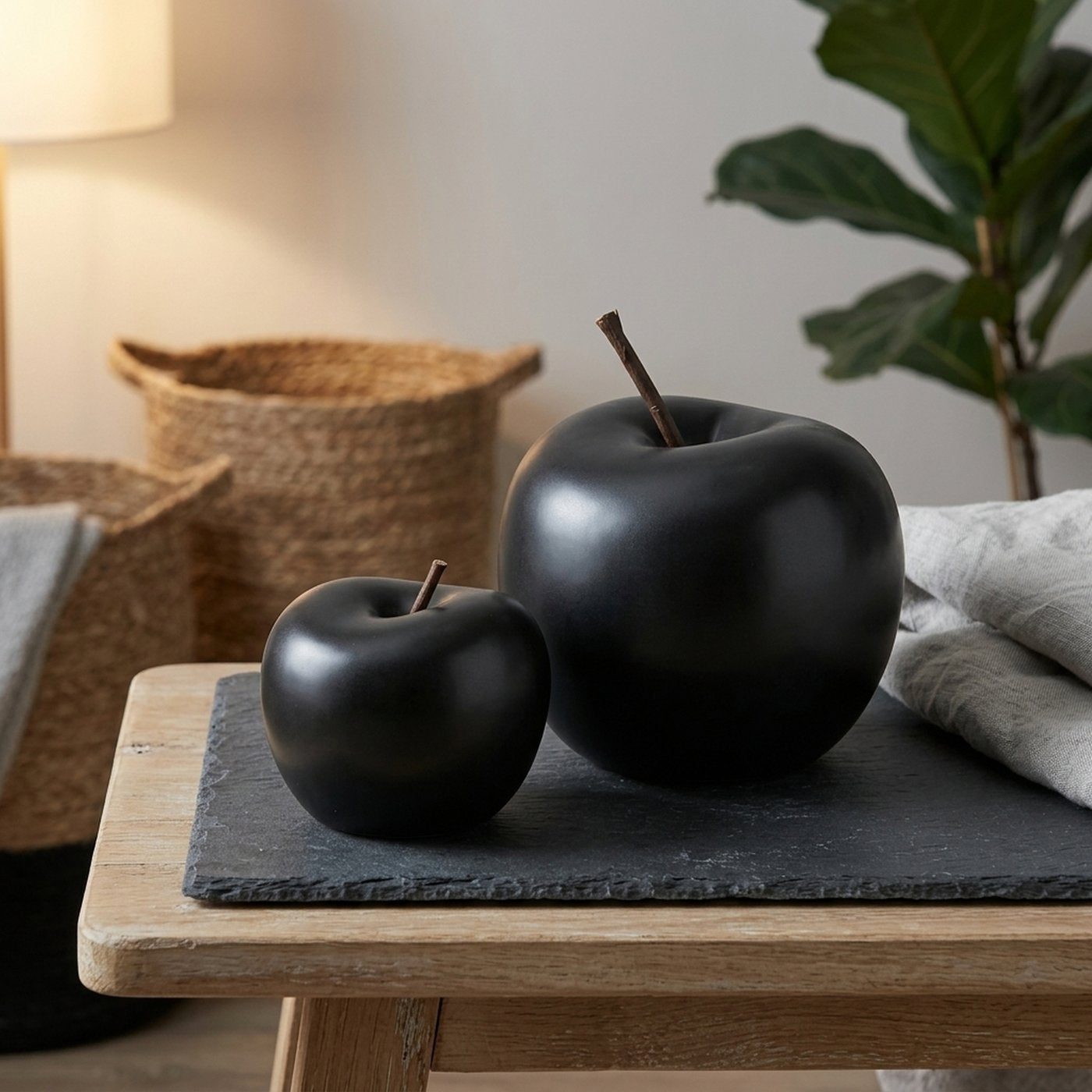 Deko Äpfel Noir aus Steingut 2er Set Schwarz