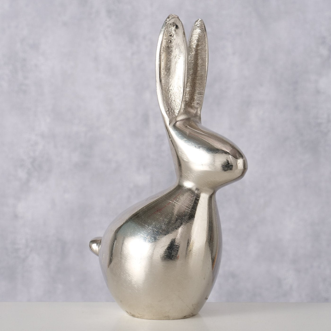 Dekohase Lapis – Elegante Silberfigur aus Aluminium Osterdeko