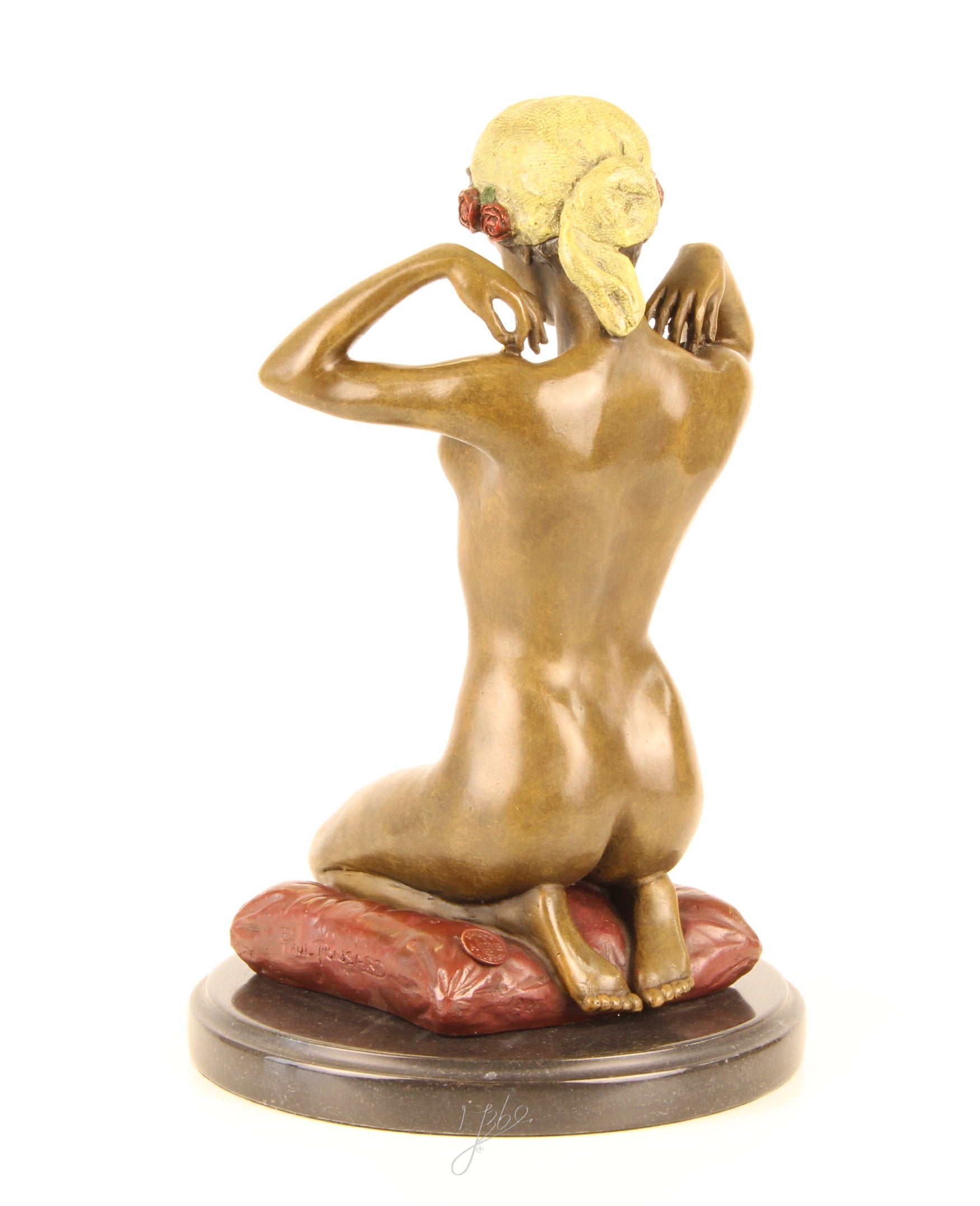 Bronze Skulptur Anmutige Frau mit Kette 29 cm