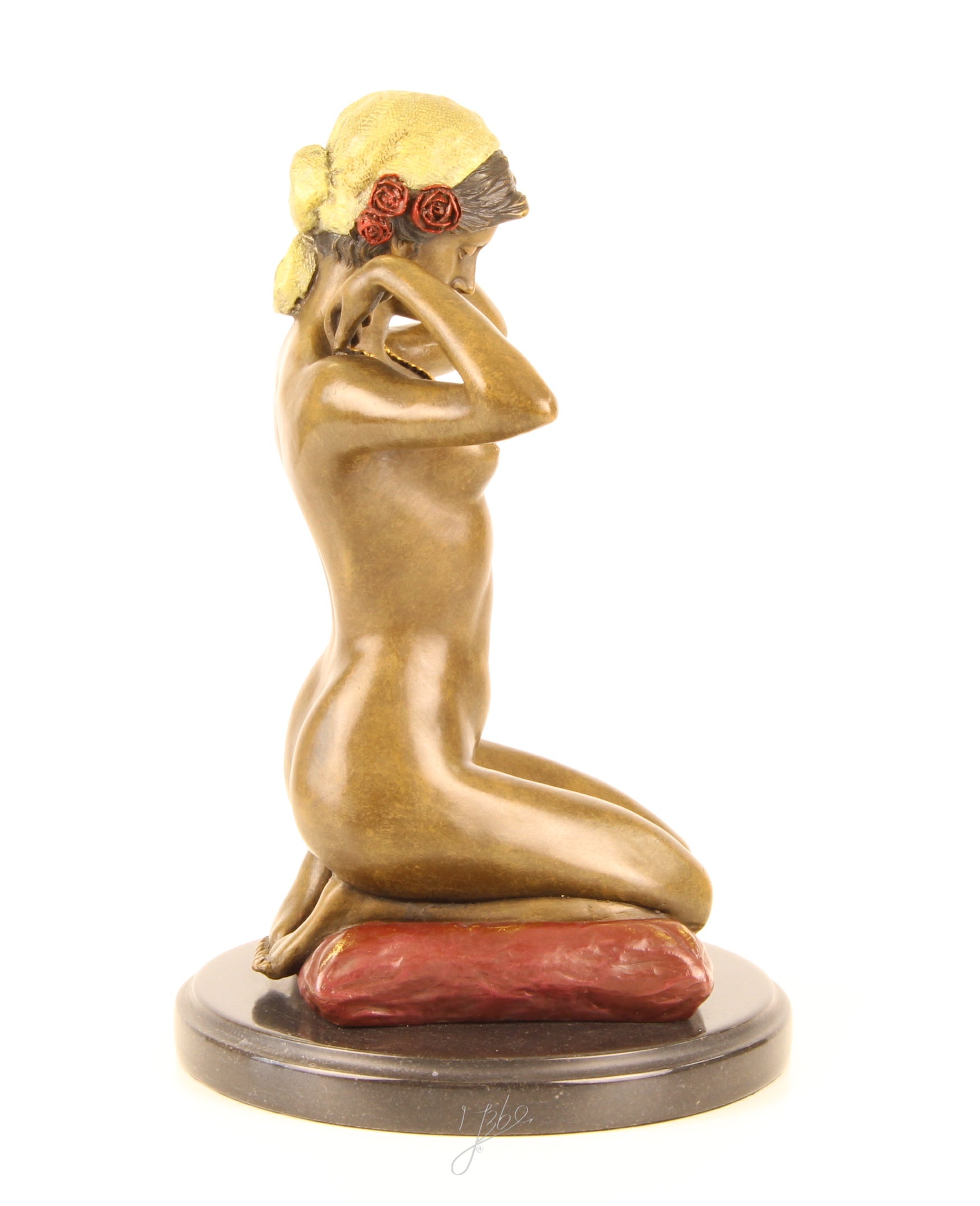 Bronze Skulptur Anmutige Frau mit Kette 29 cm