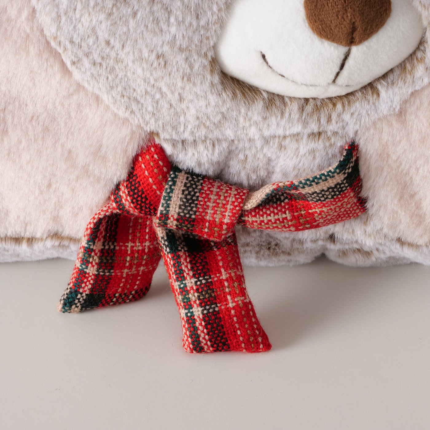 Kuscheliges Bären Dekokissen Leon 35x35 cm