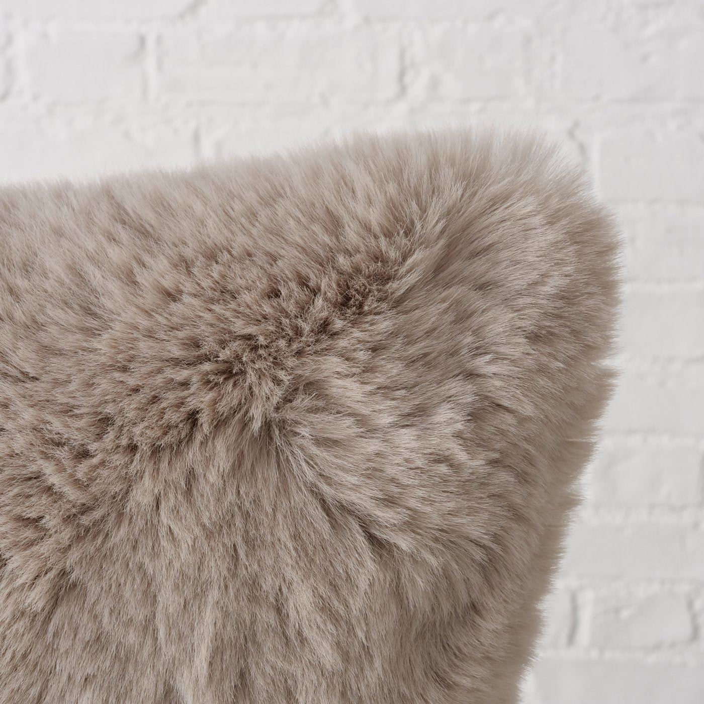 Kissen Set Liz 2 Stück 45x45 cm Kunstfell Creme und Hellbraun