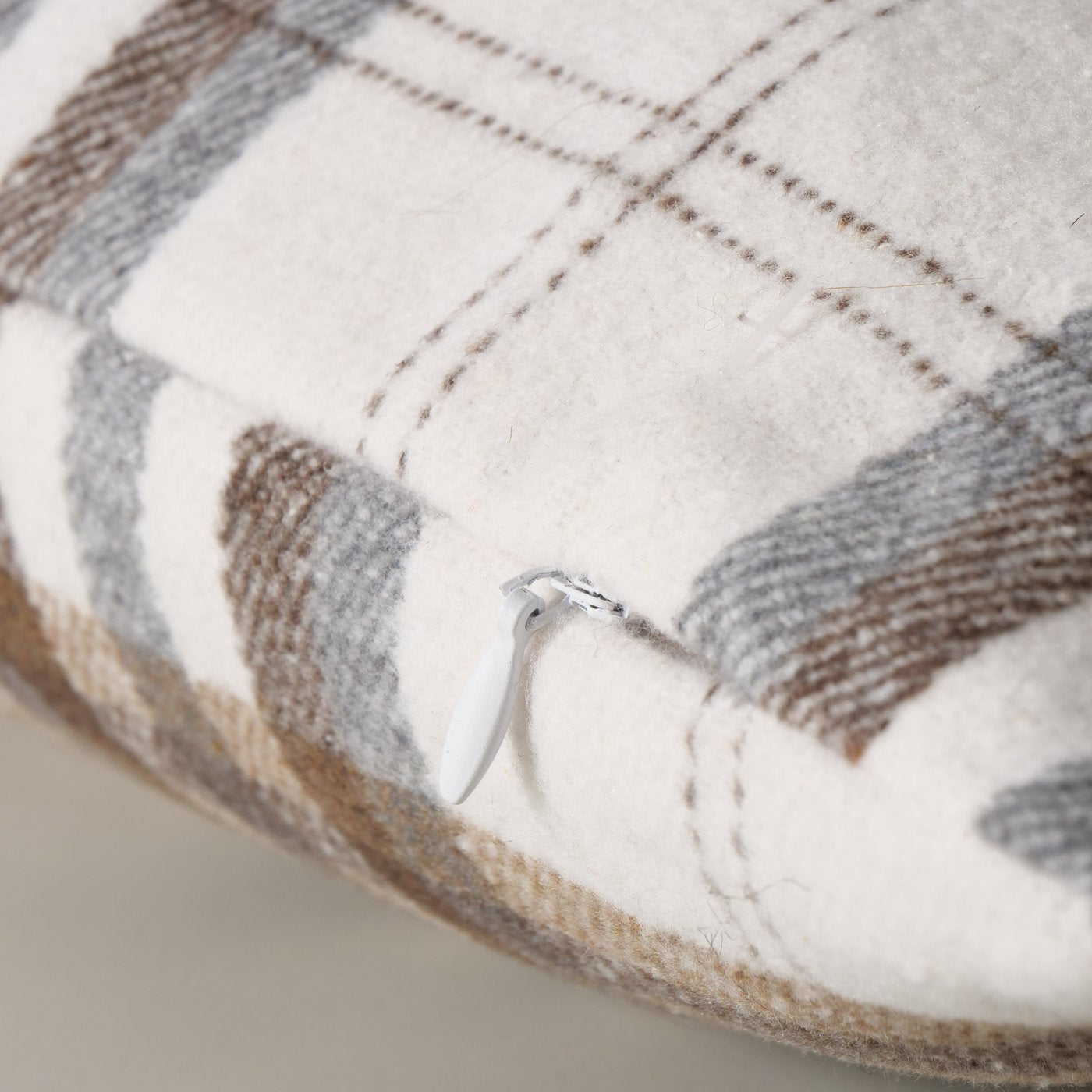 Zierkissen Highland Deer kariert 45x45 cm mit Hirschmotiv