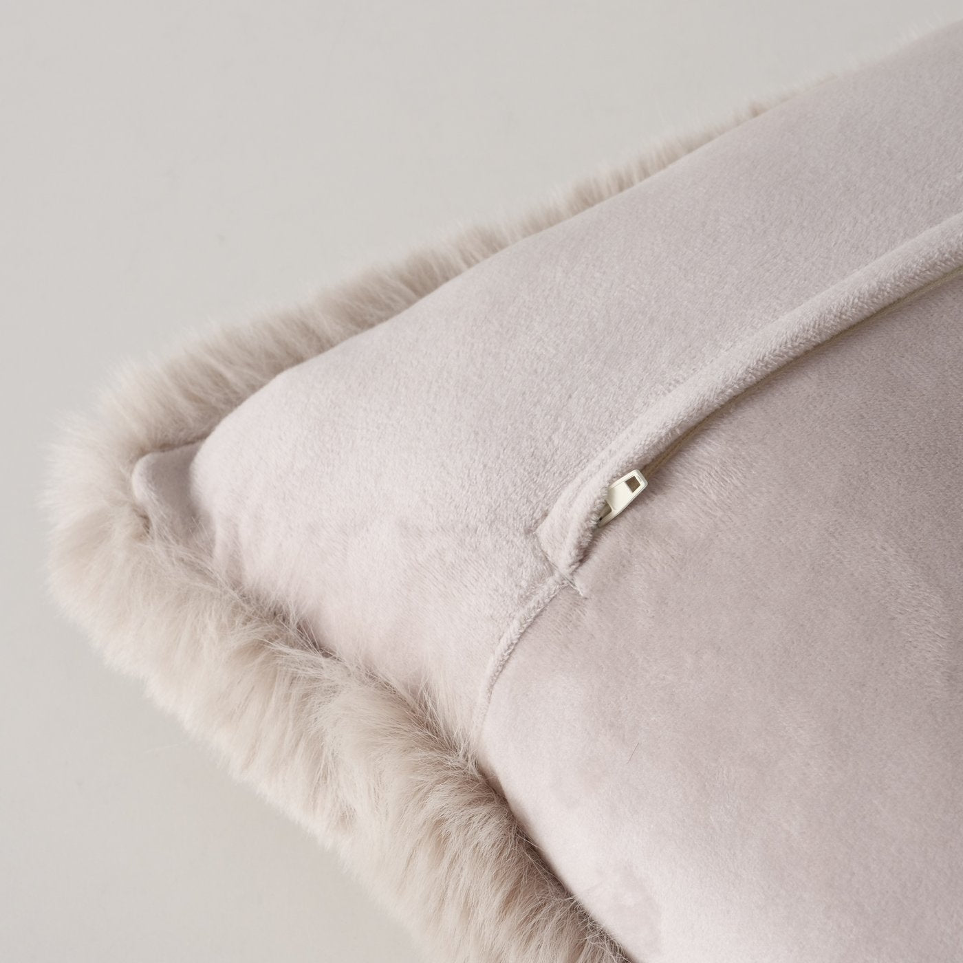 Kissen Set Liz 2 Stück 45x45 cm Kunstfell Creme und Hellbraun