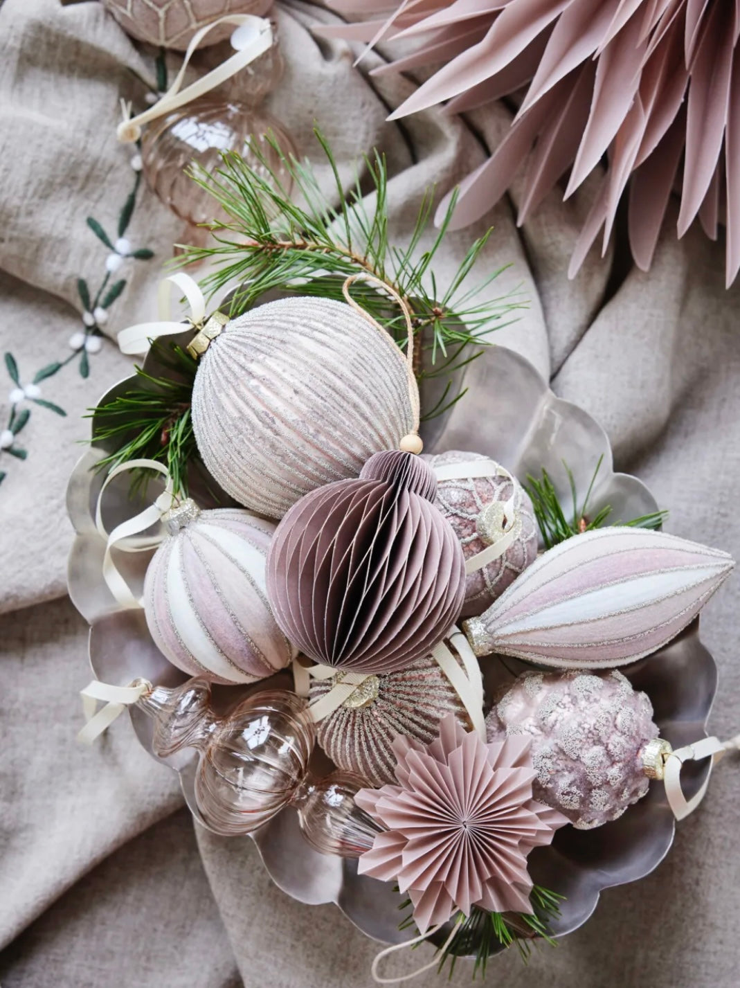 Weihnachtskugel Nomillia rosé