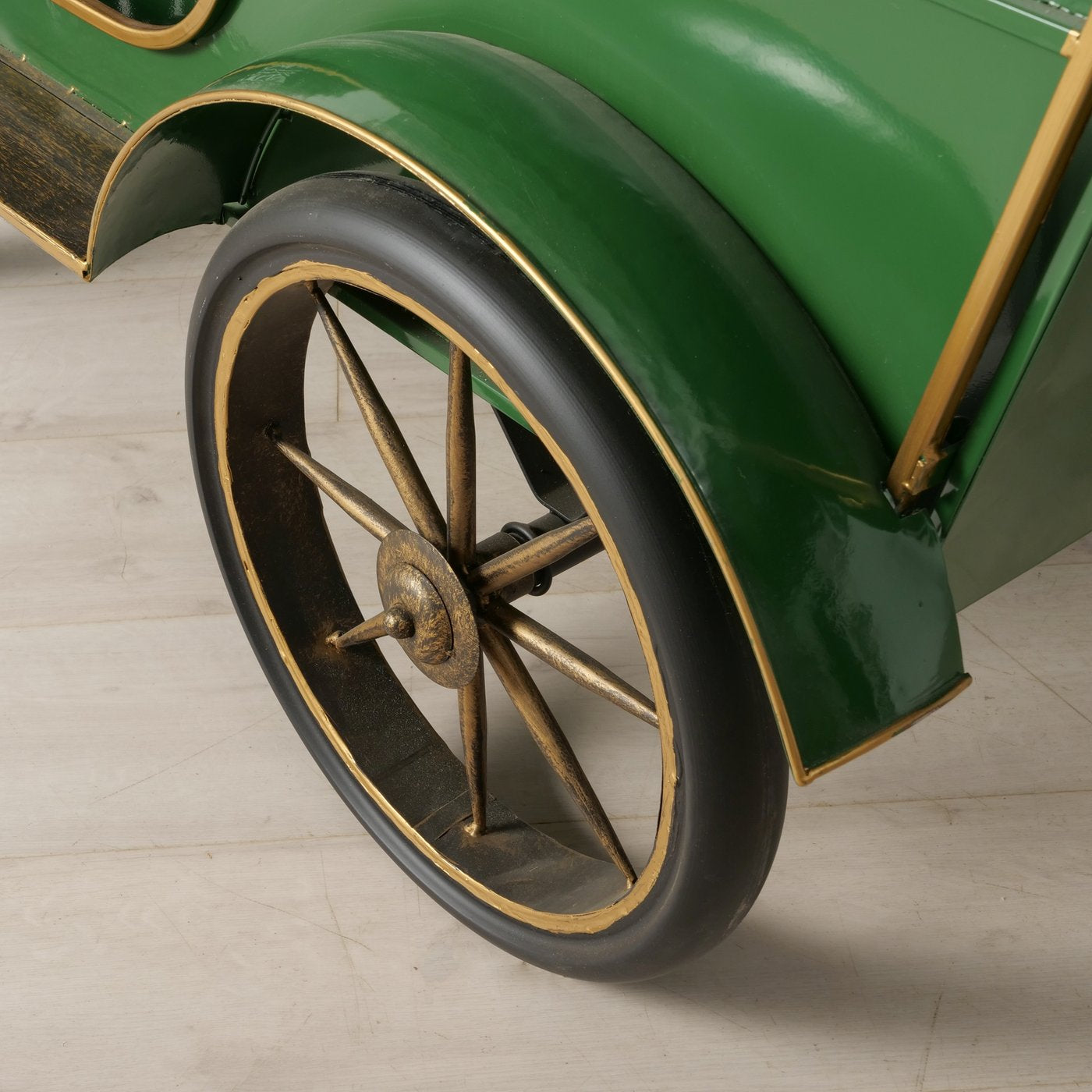 Weihnachts-Dekoaufsteller Santa’s Classic Car im 2er-Set – Nostalgischer Oldtimer aus Metall