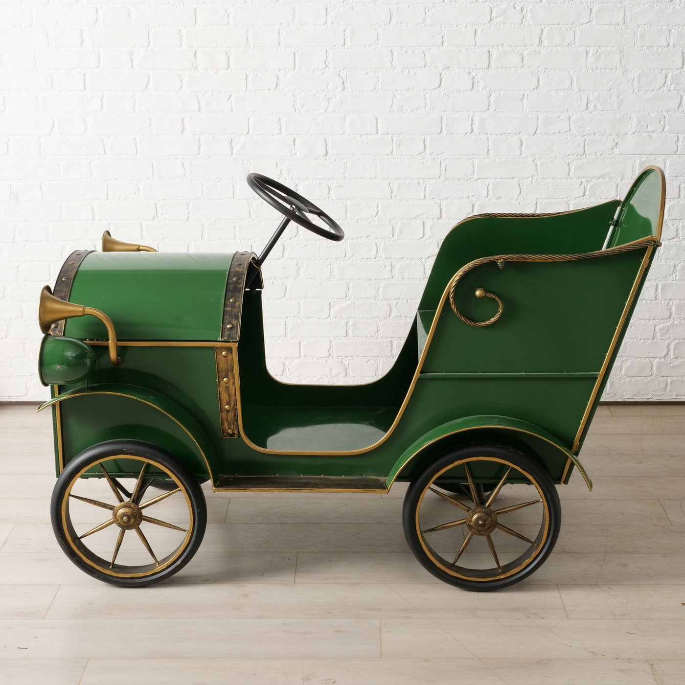 Weihnachts-Dekoaufsteller Santa’s Classic Car im 2er-Set – Nostalgischer Oldtimer aus Metall