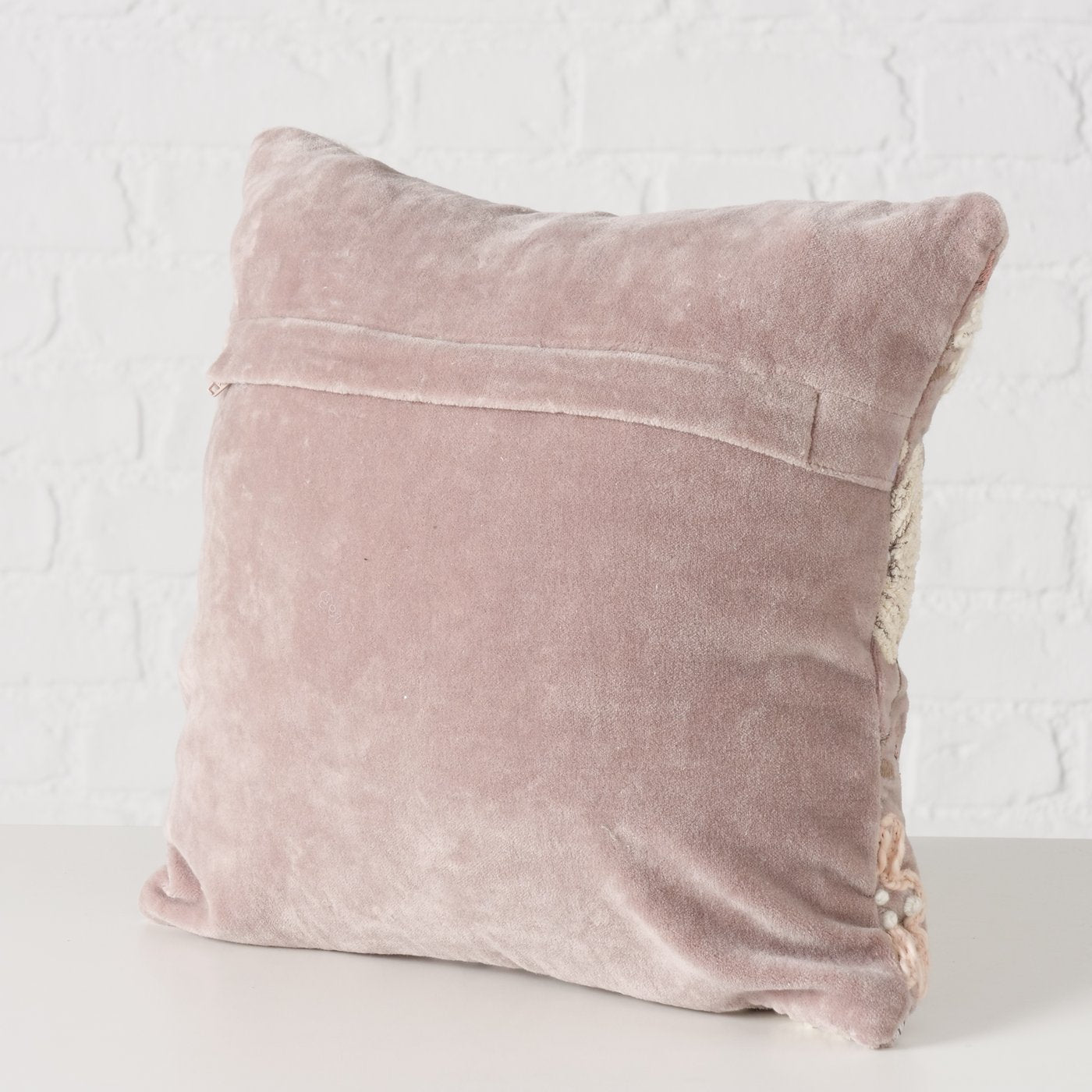 Besticktes Sofakissen Fleur – Handgefertigtes Dekokissen in Rosa 30cm