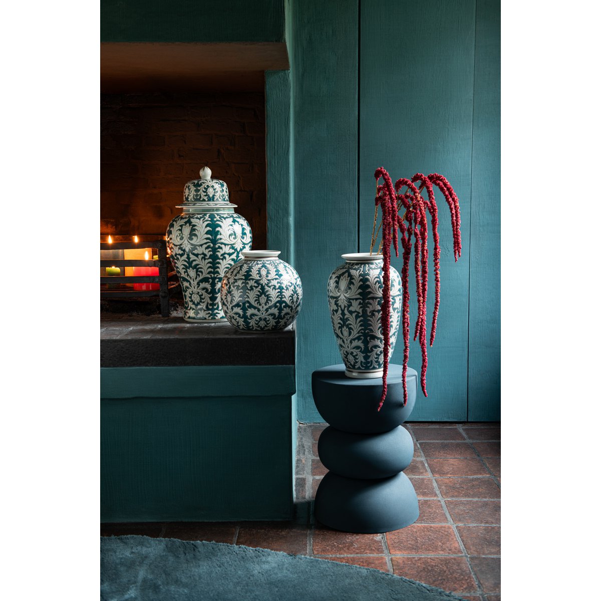 Runde Porzellanvase Victoria in Grün-Weiß mit klassischem Muster