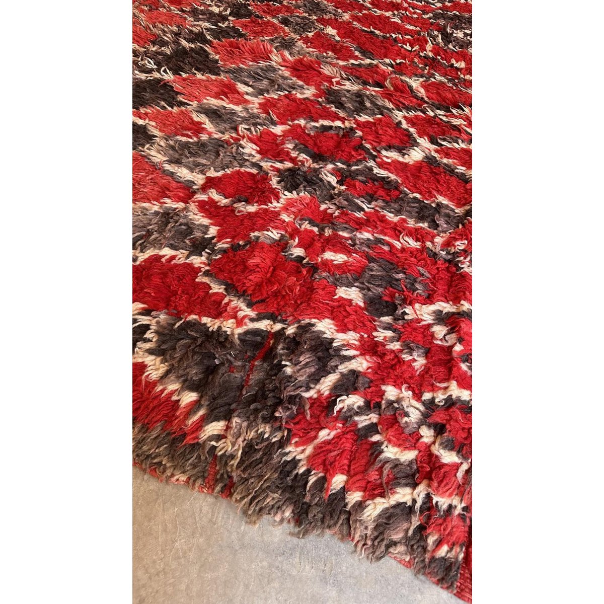 Moroccan Berber carpet made of pure wool 200 x 336 cm