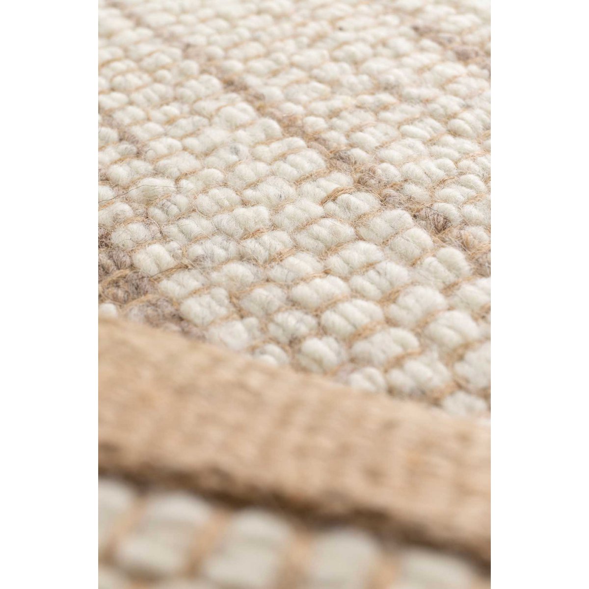 Handgefertigter Wollteppich aus dem Neuland und Jute Marius