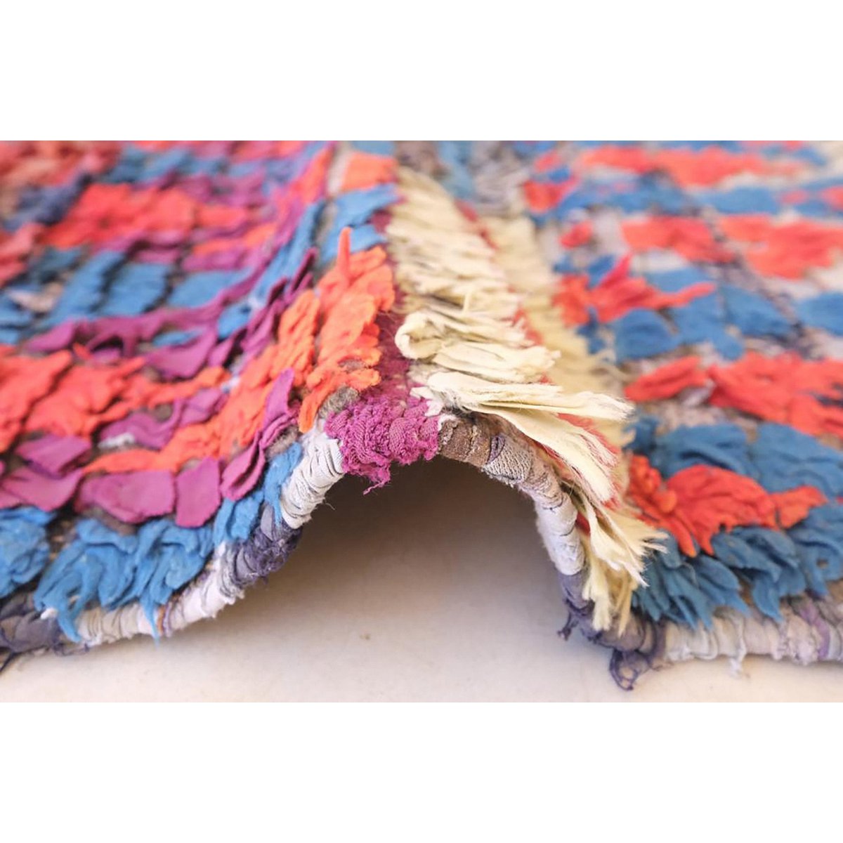 Marokkaner Berber Teppich in recycelten Textilien 71 x 168 cm