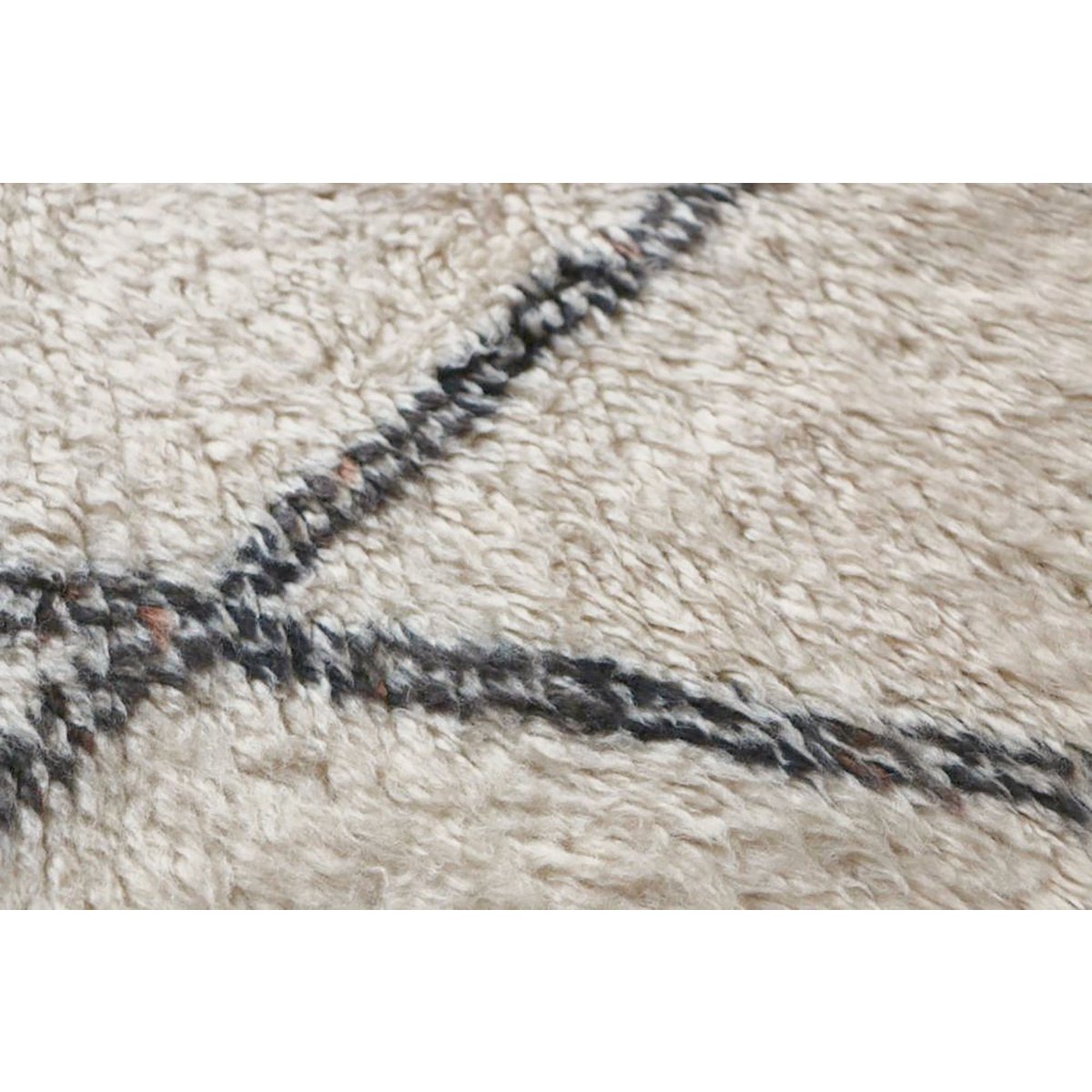 Zeitgenössische Wolle Berber Teppich 168 x 223 cm