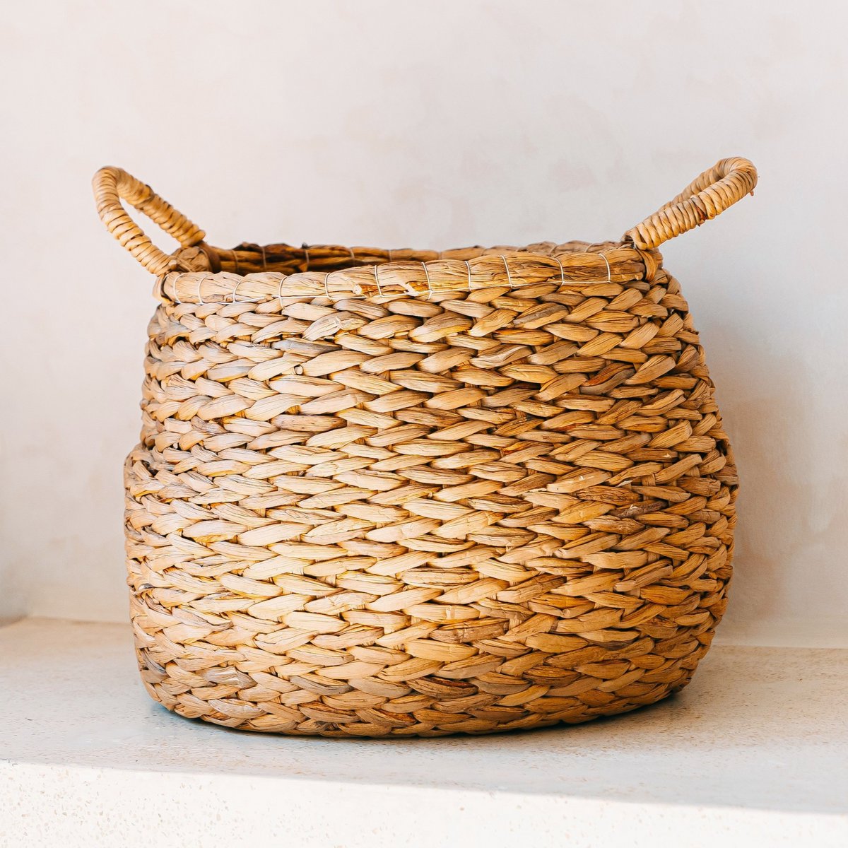 Runder gewebter Waschkorb - Knoller Boho -Korb - natürlicher Pflanzenkorb - Großer Wasserhyazinthe Lagerkorb (2 Größen) Citra