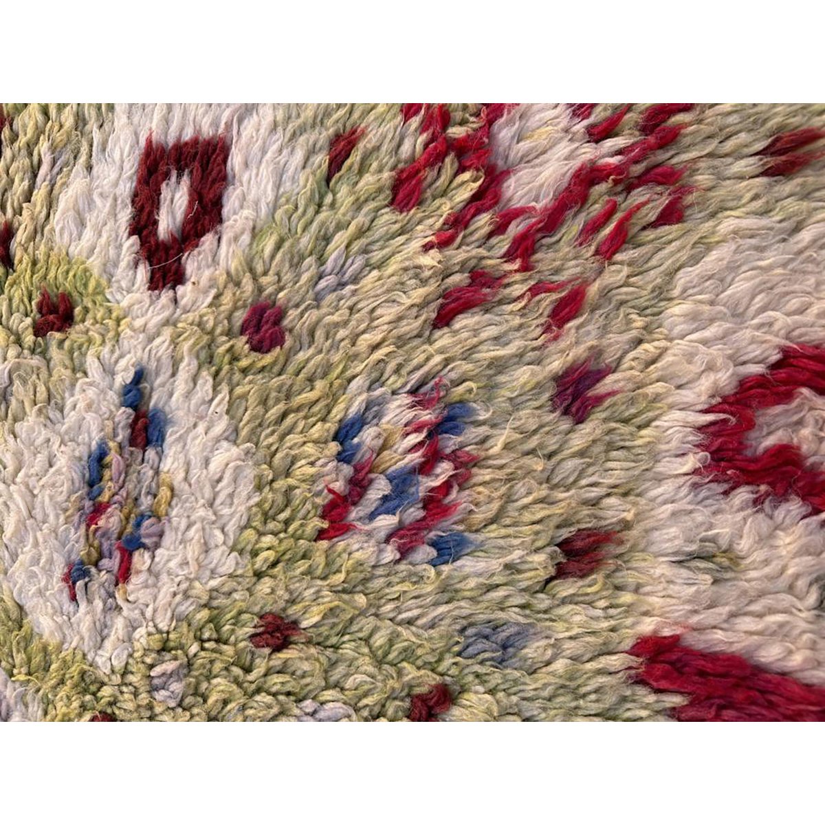 Kleurrijk wollen Berberkleed 109 x 147 cm