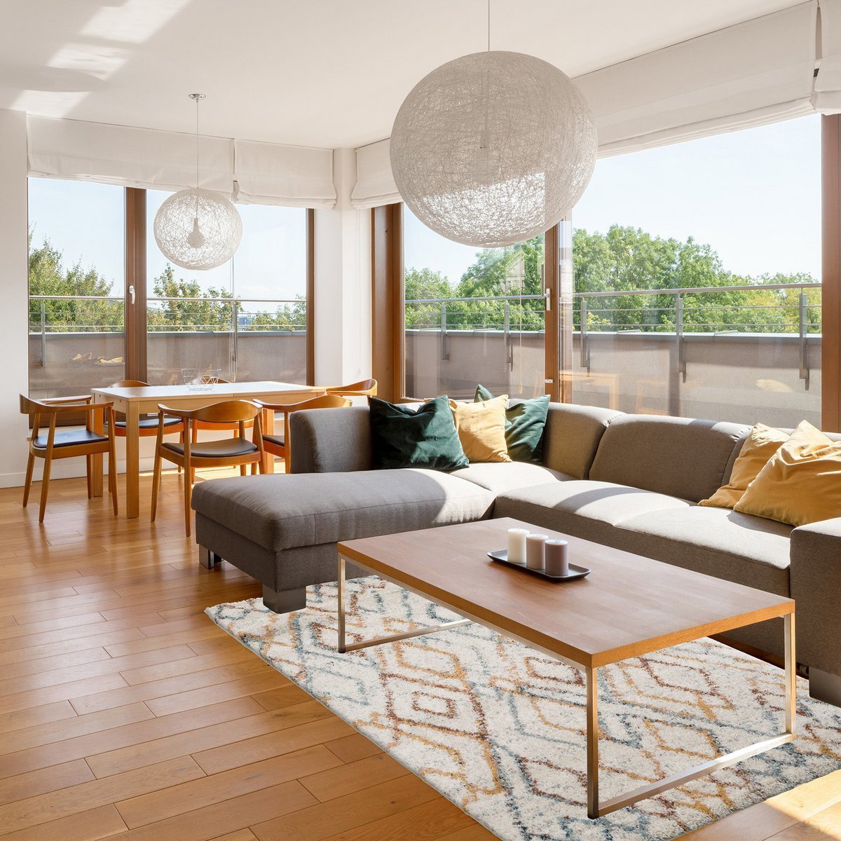 Weiche und voluminöse ethnische zottelige Teppiche Djemaaaaa