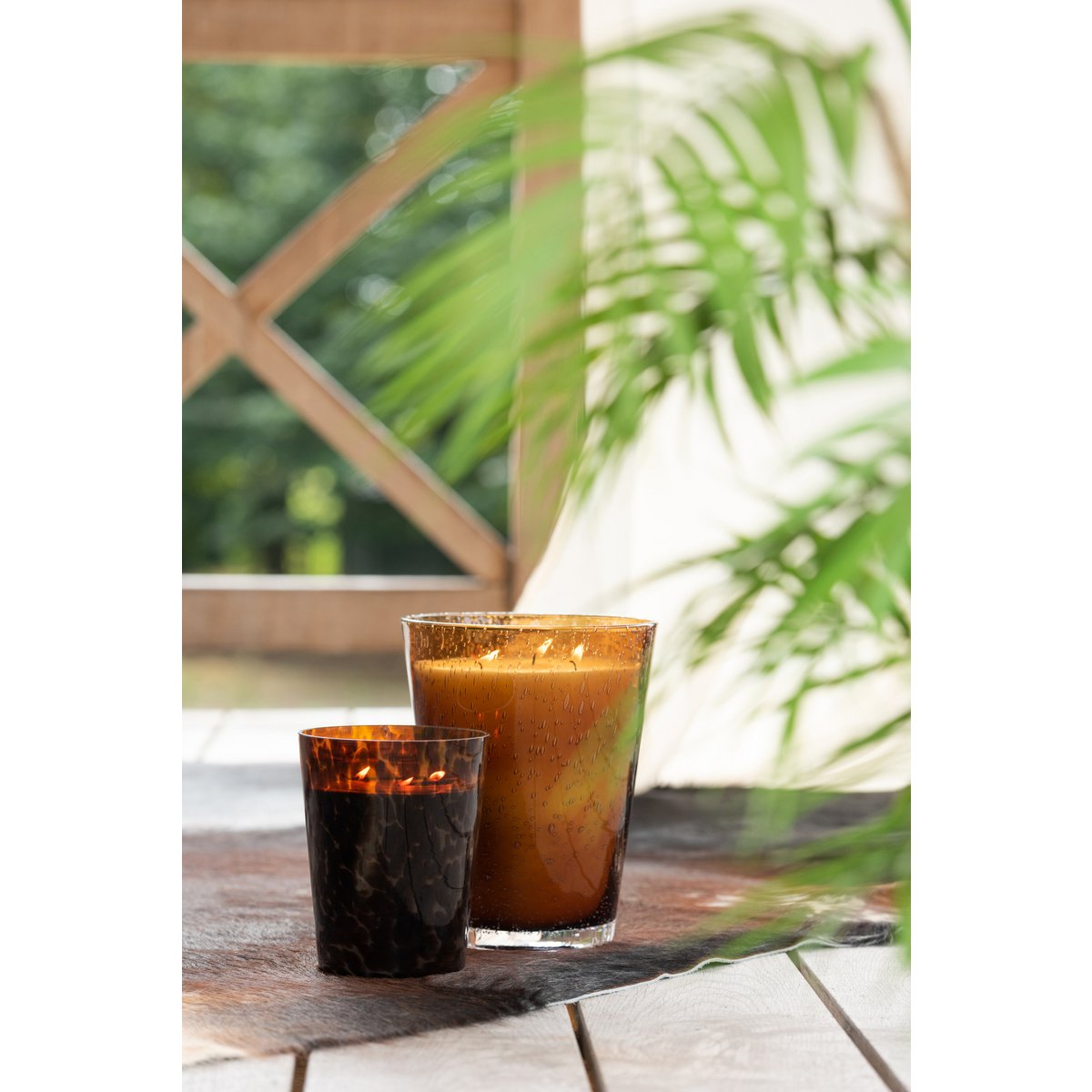 J-Line Duftkerze Noa – Sandelholz – Glas – Braun – mittel – 68U