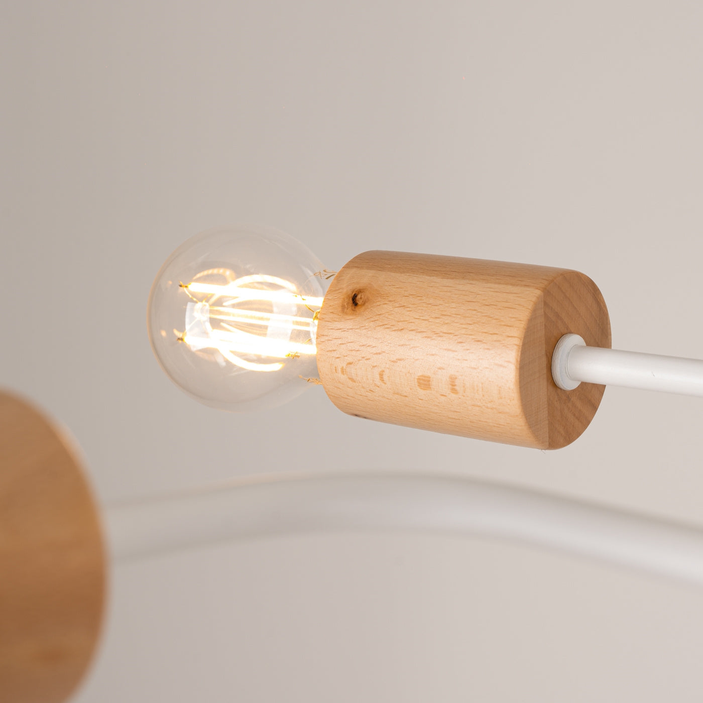 Kronleuchter Timbo 4 Weiß Naturholz Skandi Design