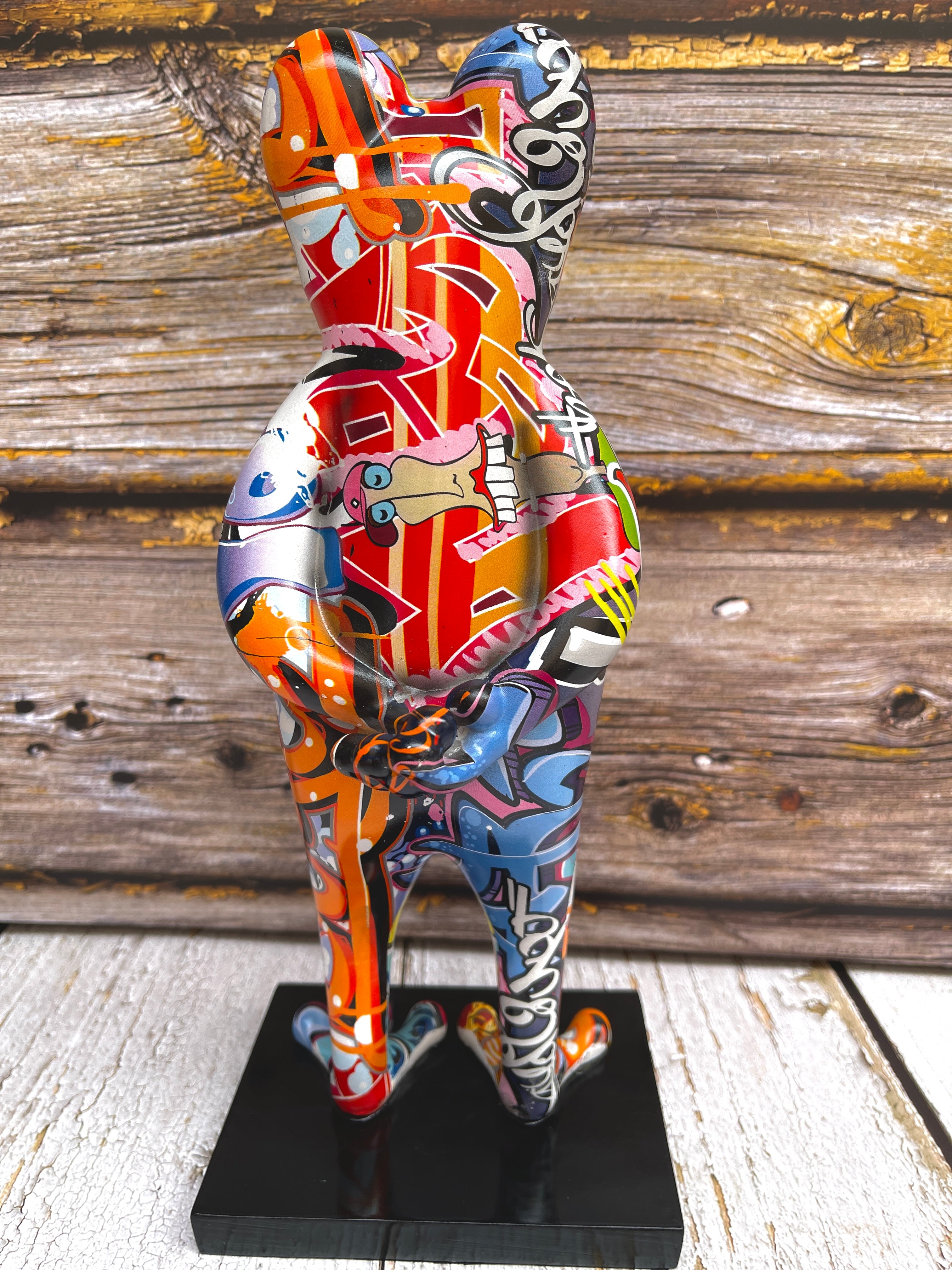 Urbane Kunst Street Art Frosch Skulptur mit Buntem Graffiti-Design