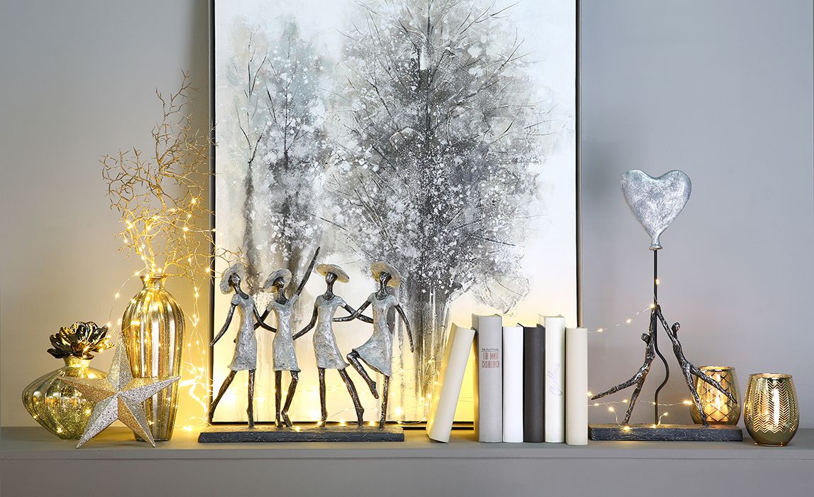 Skulptur 4 Ladys Poly antikfinish Kleider und Hüte mit Spruchanhänger