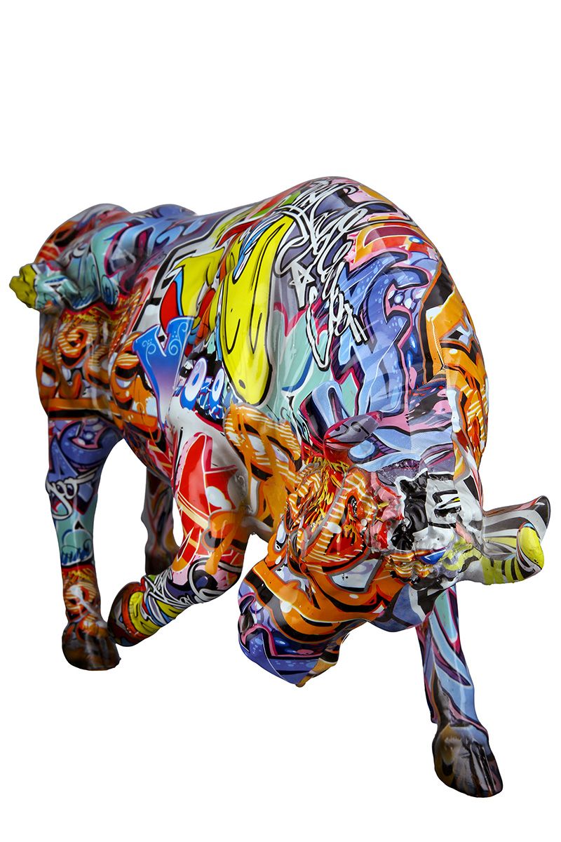 Bunter Stier in Graffiti-Optik: Einzigartige Skulptur aus Kunstharz