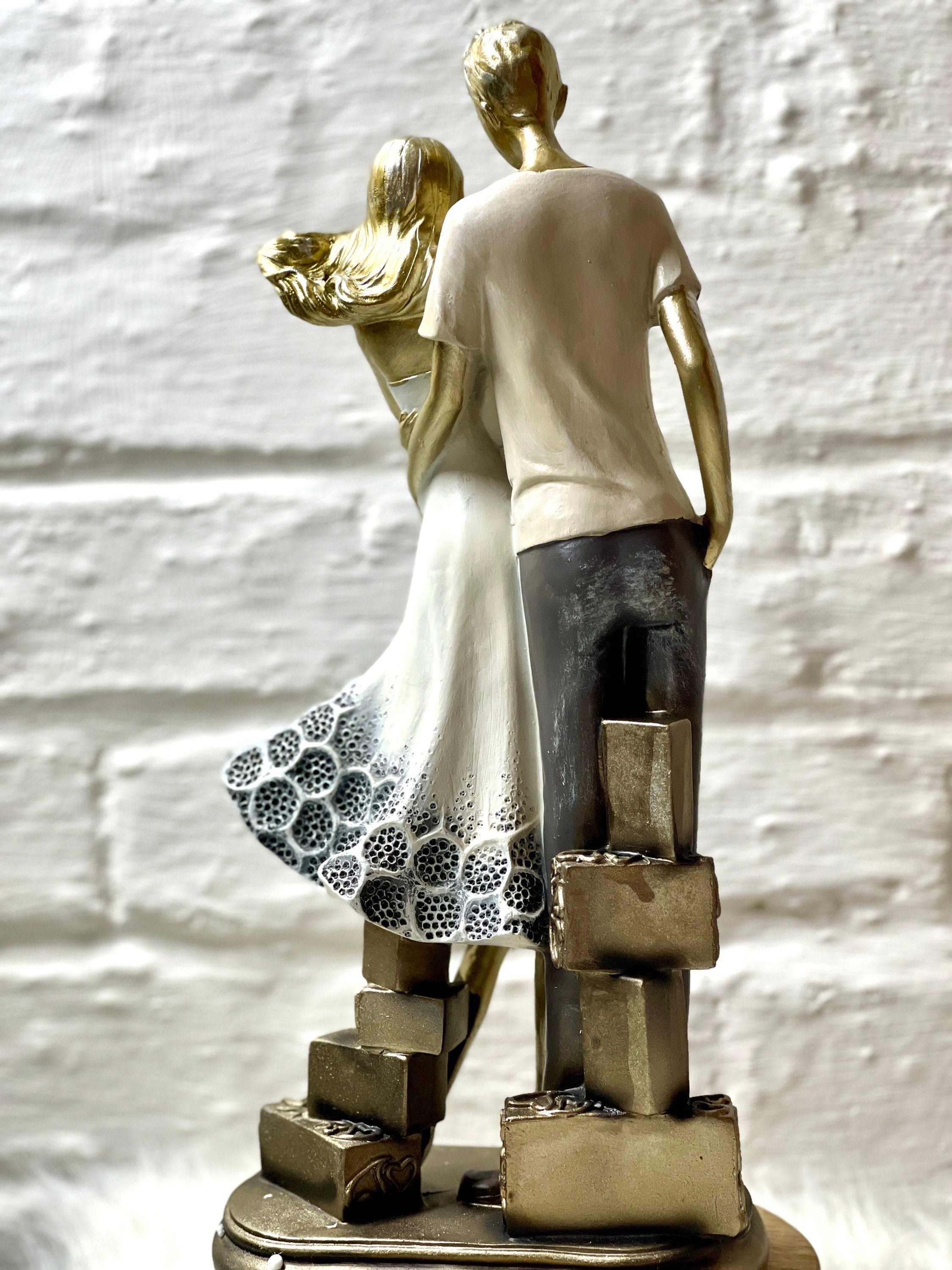 Handbeschilderd decoratief figuur familie met baby - uniek kunststeenbeeld voor in huis