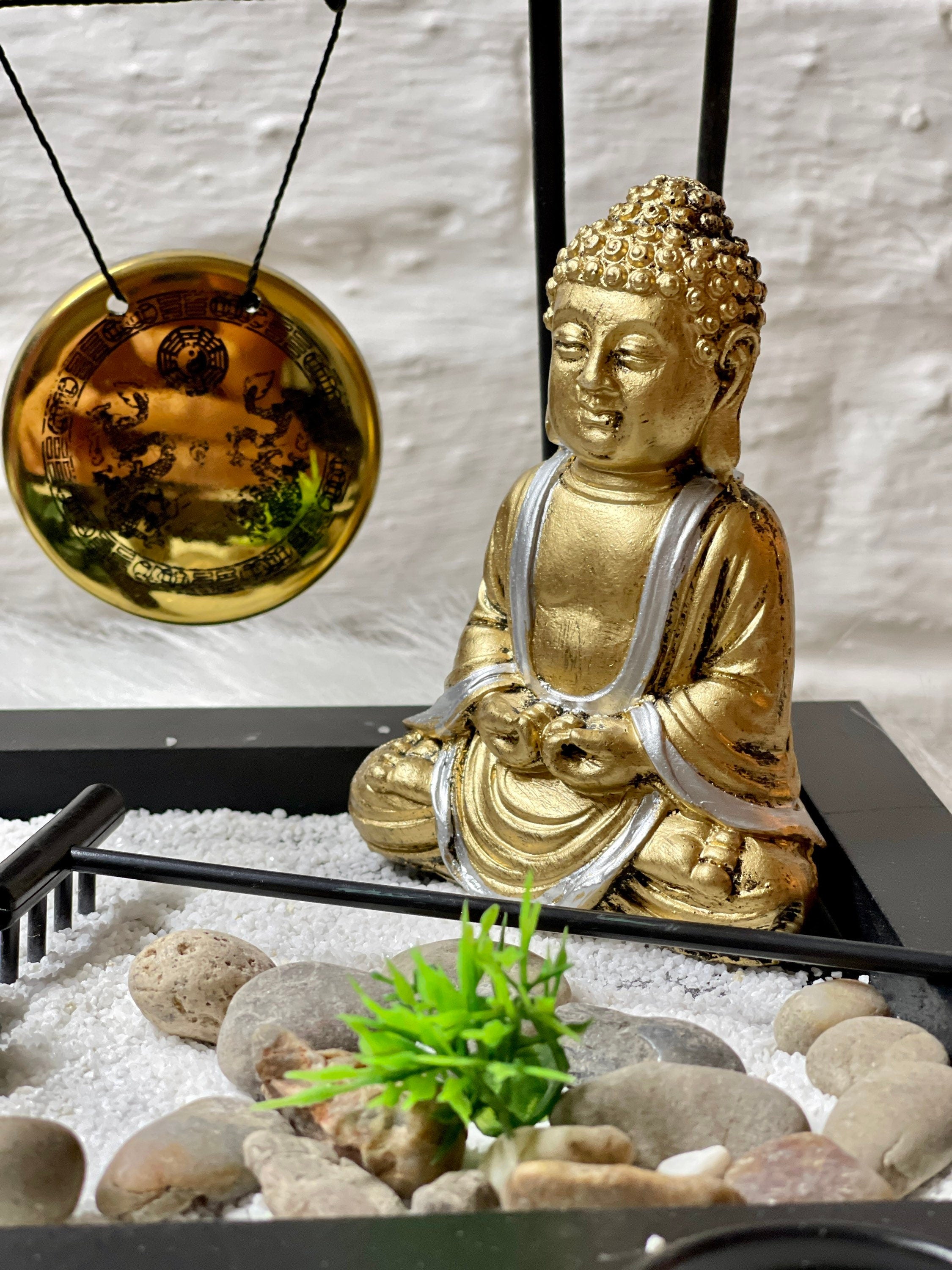Zen tuin decoratie set Boeddha theelichthouder, figuur en wierookstokjes in goud of zilver