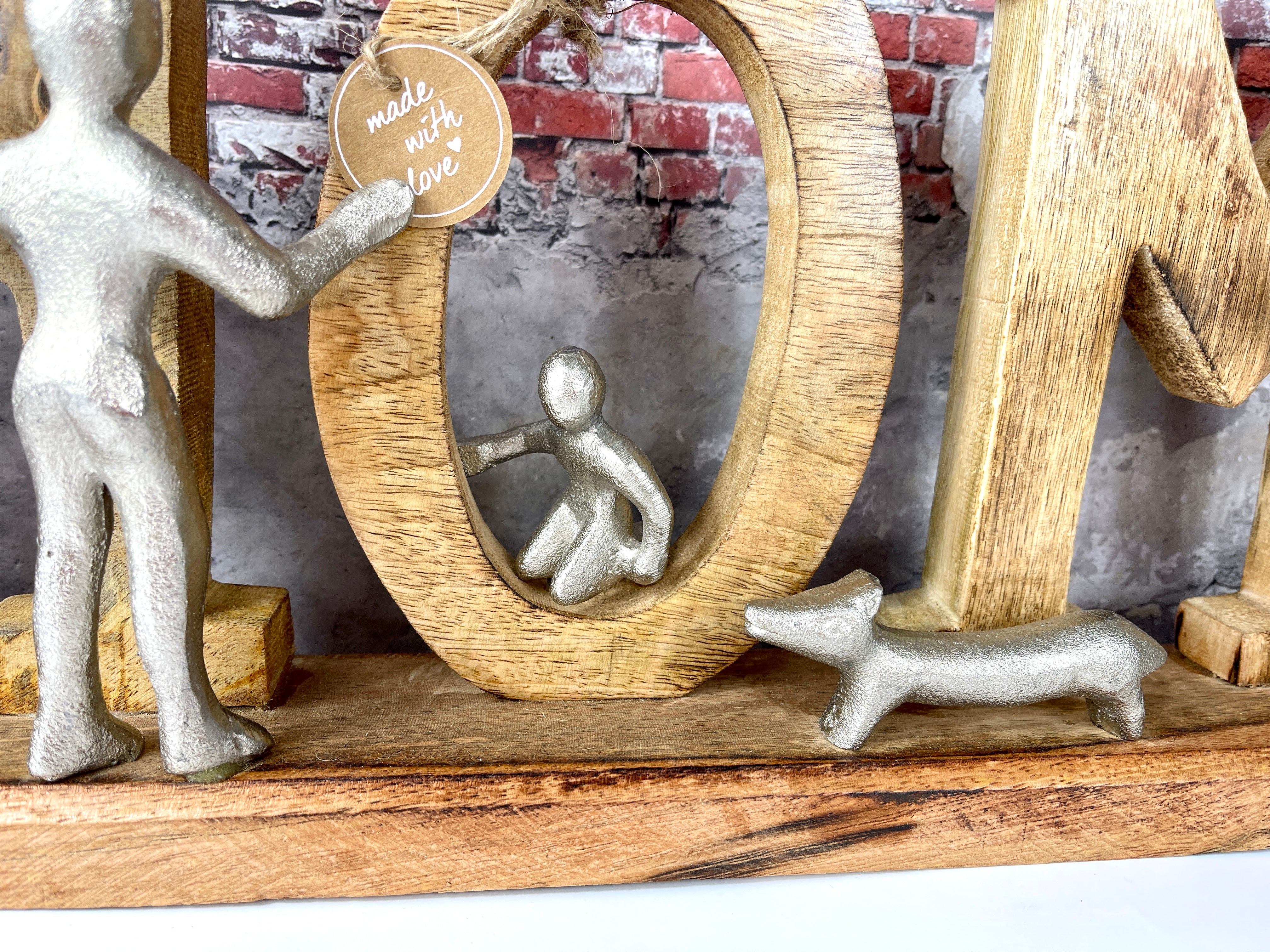 Holz Schriftzug HOME Familie aus Mangoholz in naturfarben Figuren aus Aluminium