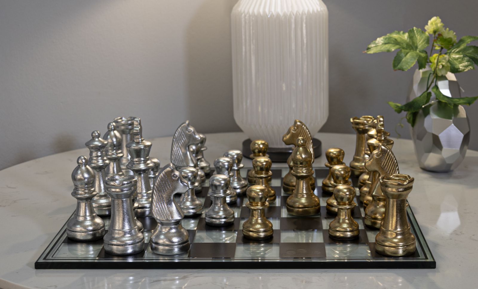 Luxuriöses Schachspiel Gold Silber Glas 50x50 cm