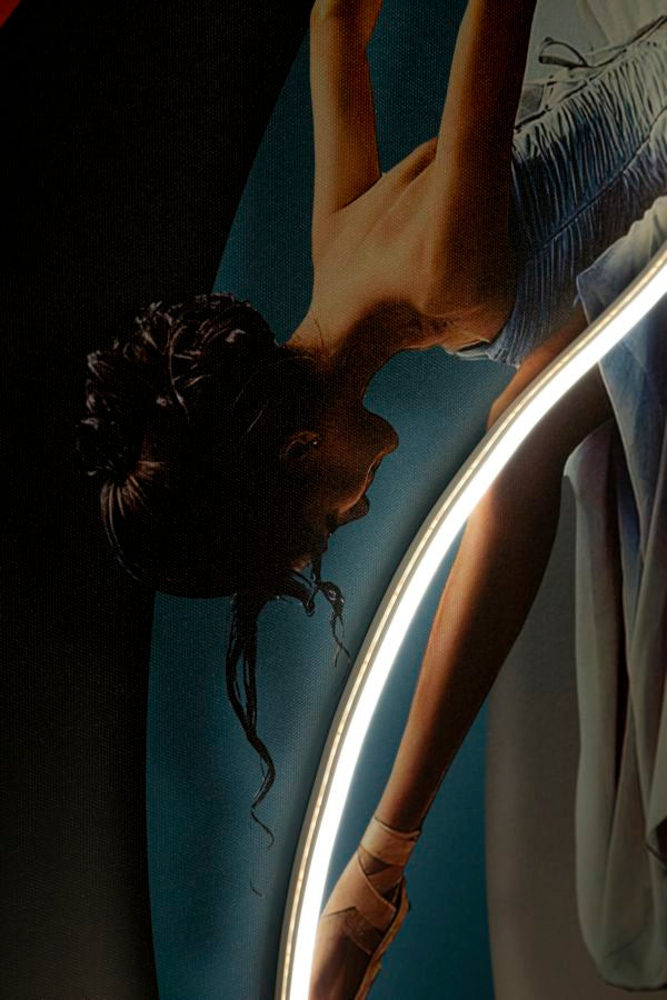 LED Leinwandbild Tänzerin Liora mit 3D Acryl 60 x 90 cm