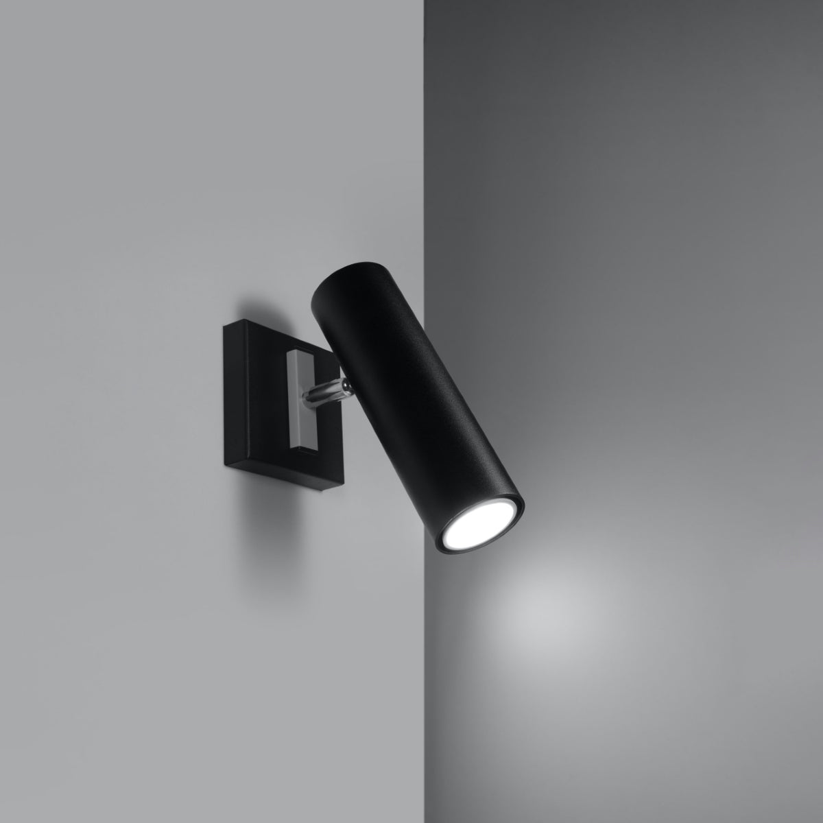 Wall light DIREZIONE black