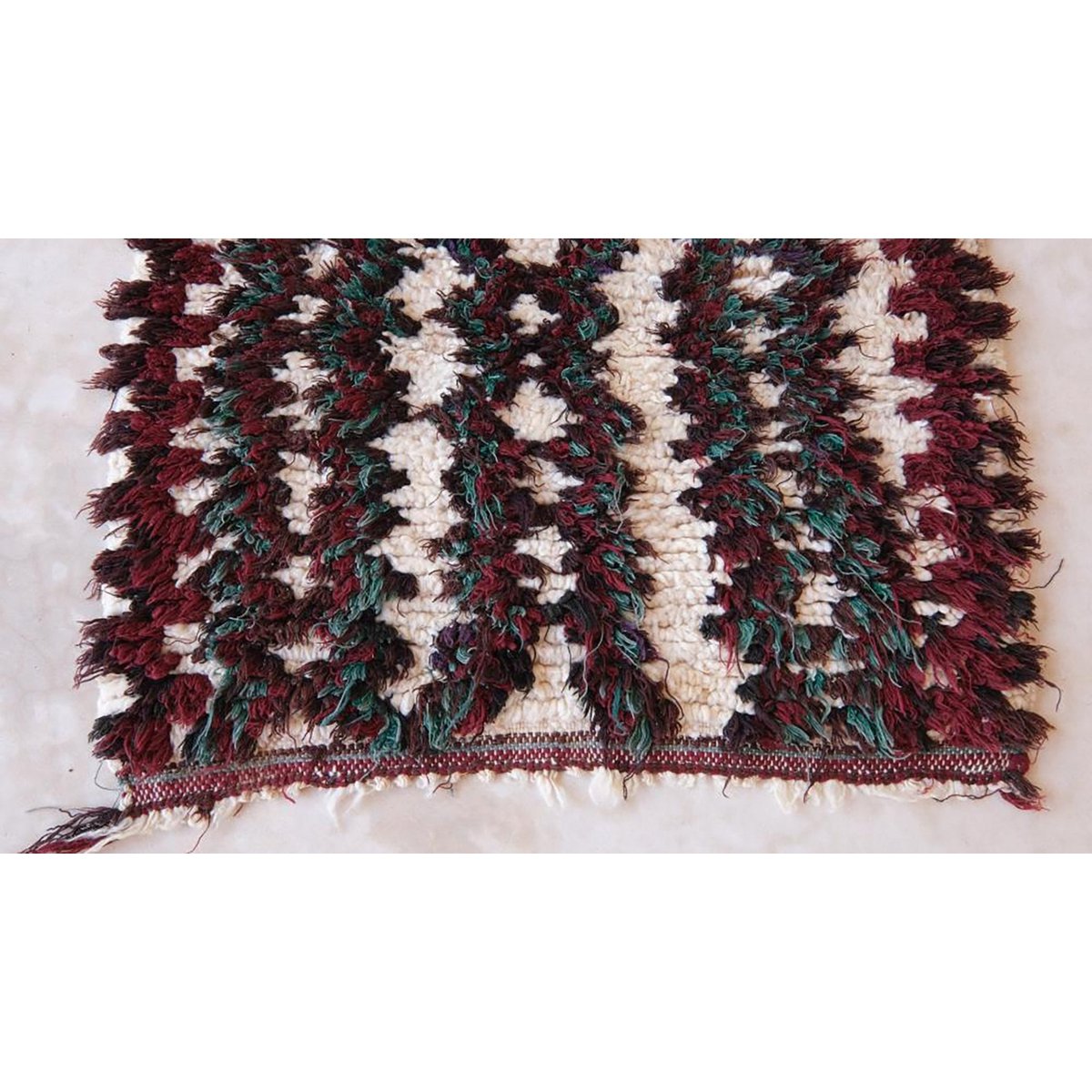 Moroccan Berber carpet made of pure wool, 74 x 164 cm