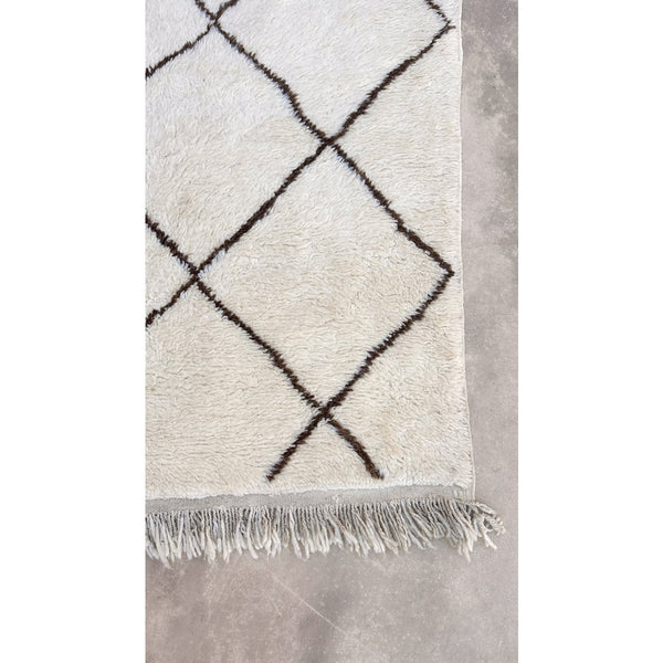 Zeitgenössischer handgefertigter Berber-Wollteppich, 151 x 253 cm