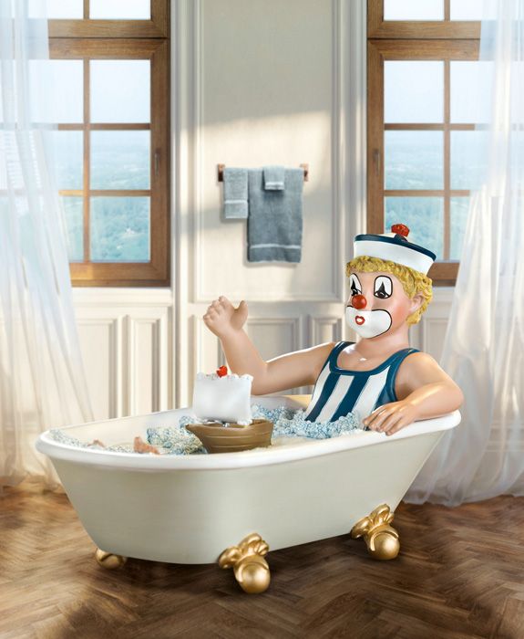 Handgefertigte Gilde Clown Figur 'Auf großer Fahrt', in der Badewanne, Kunstharz, 10 cm