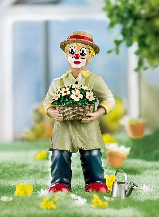 Clown “Fresh from the oven” – hand-painted unique figure from the Guild Crowns Limited Edition