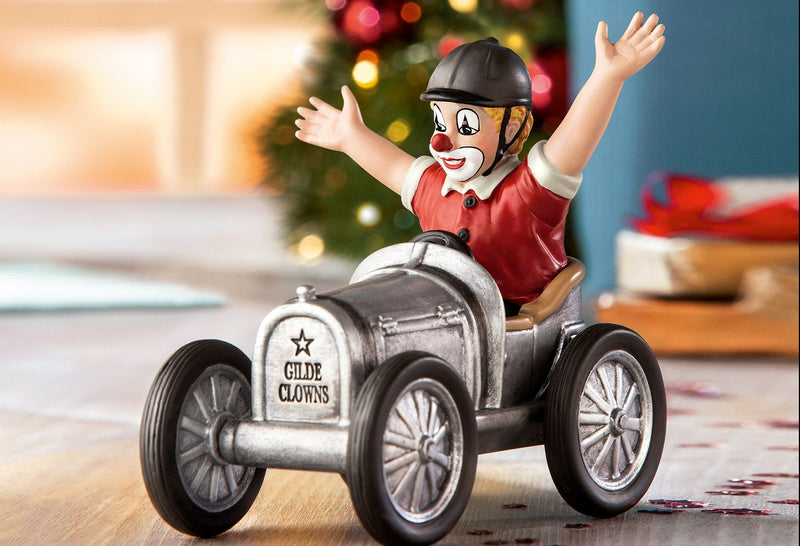 Clown “Fresh from the oven” – hand-painted unique figure from the Guild Crowns Limited Edition