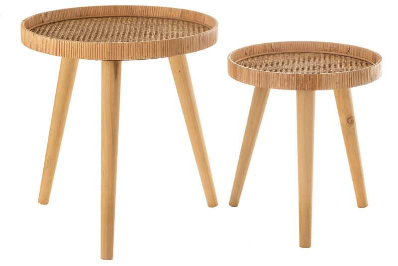 Set aus zwei runden, dreibeinigen Beistelltischen aus Rattan