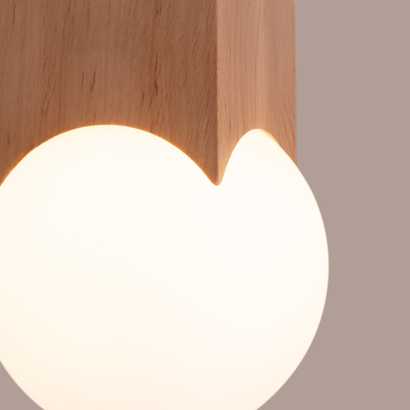 SOLIS natural wood ceiling light – stylish lighting with natural charm