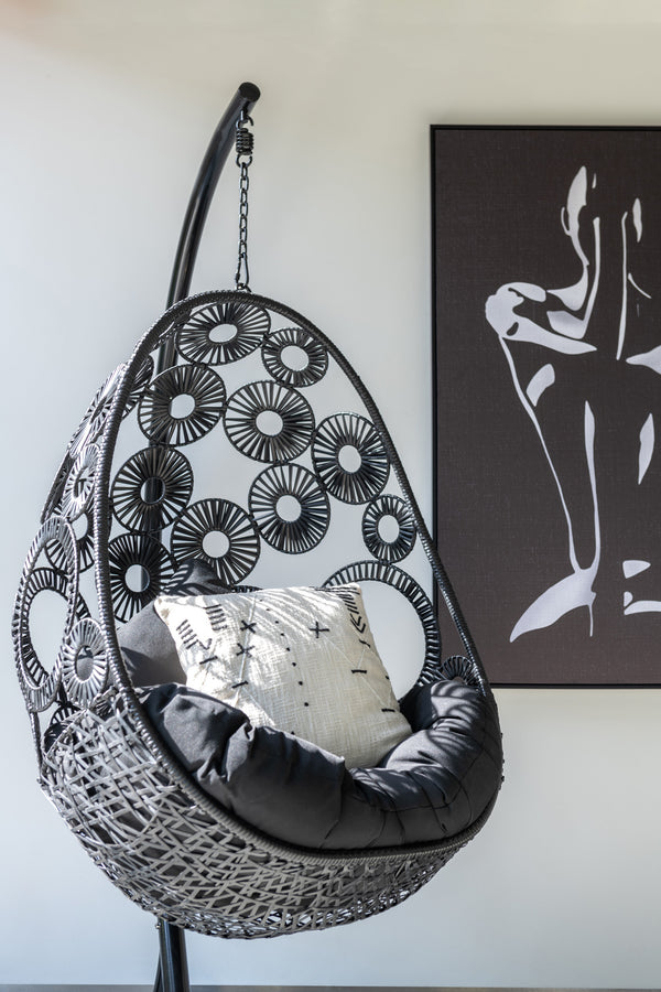 Hangstoel 'Bula' van metaal en rotan, voor binnen en buiten - comfort en elegantie