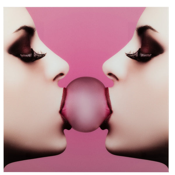 Chewing Gum Balloon Wall Art - Roze gehard glas met twee vrouwen - Speelse en moderne kunst voor een levendige sfeer