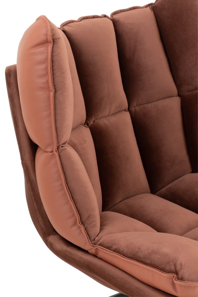 Eleganter Relaxstuhl mit Kissen in Beige, Rostbraun oder Hellgrau für stilvolle Entspannung